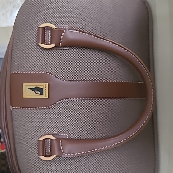 London Fog travel bag - Picture 4 of 8